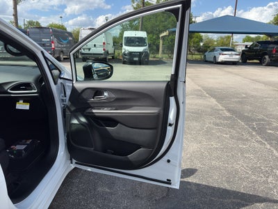 2026 Chrysler Voyager VOYAGER LX