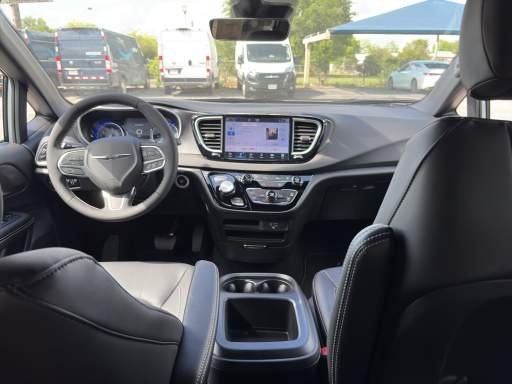 2026 Chrysler Voyager VOYAGER LX