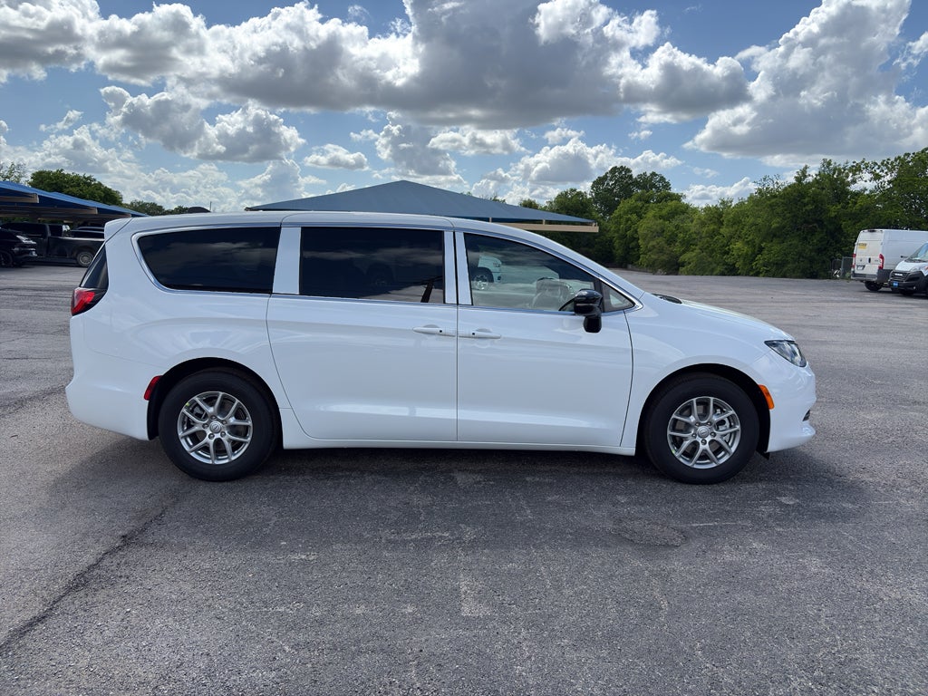 2026 Chrysler Voyager VOYAGER LX