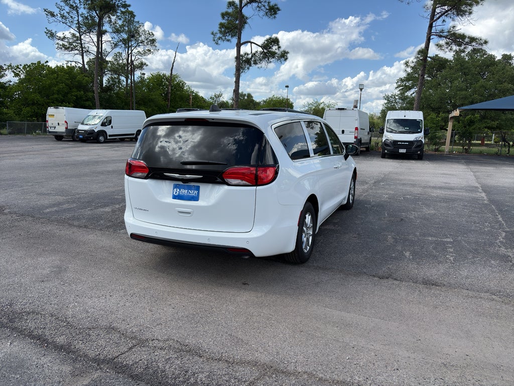 2026 Chrysler Voyager VOYAGER LX