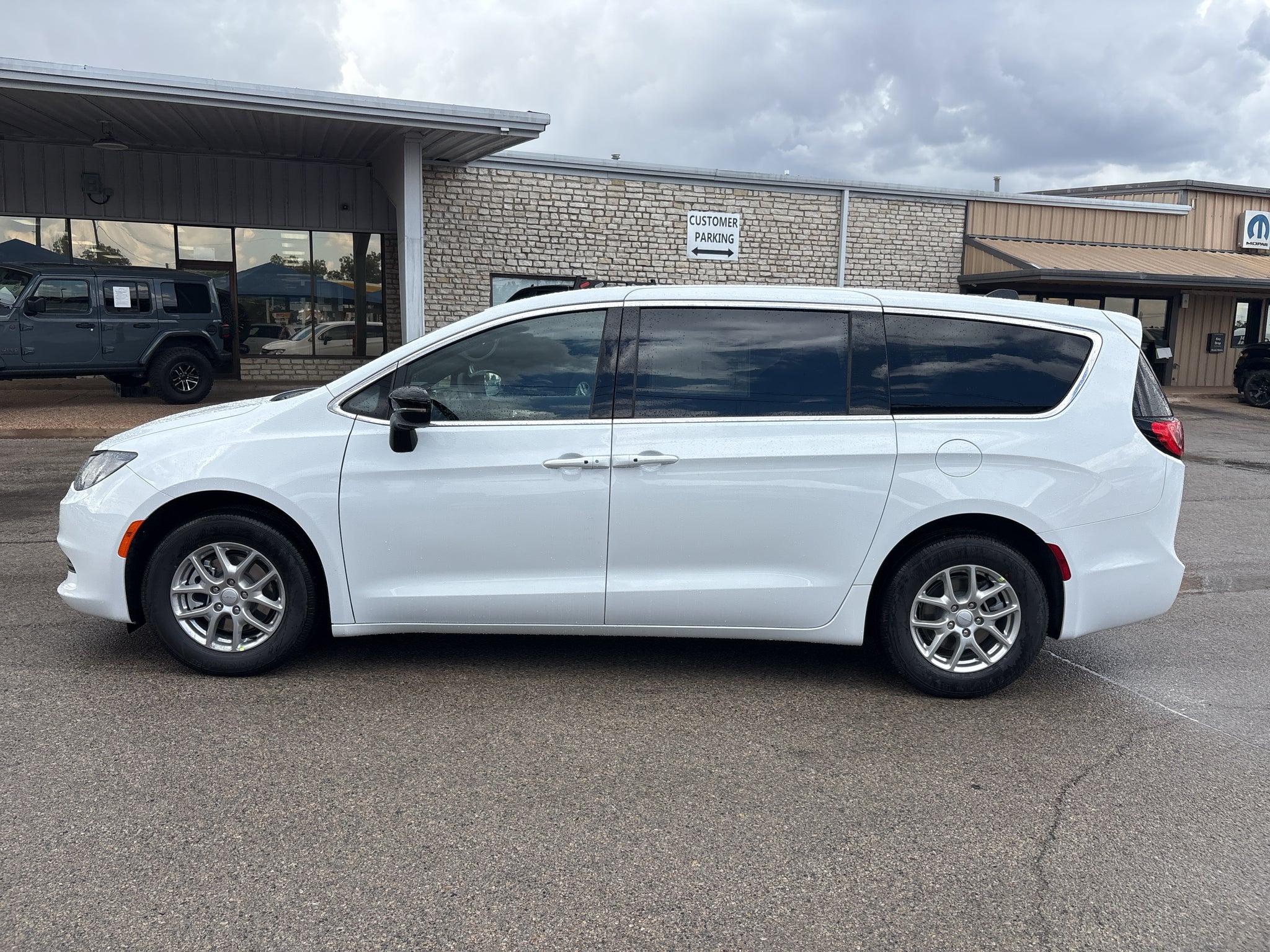 2027 Chrysler Pacifica PACIFICA LX