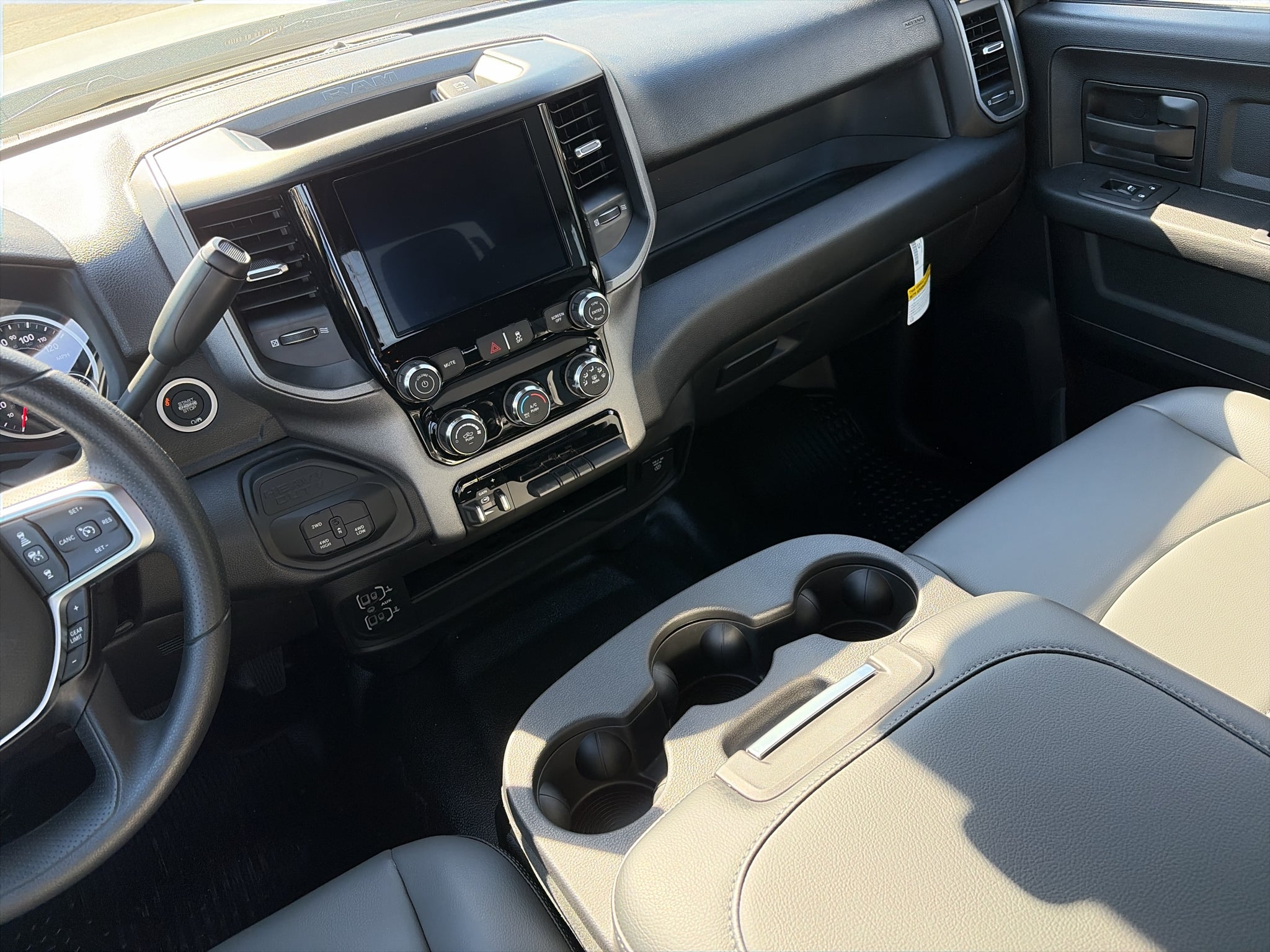 2027 RAM Ram 3500 RAM 3500 TRADESMAN CREW CAB 4X4 8' BOX