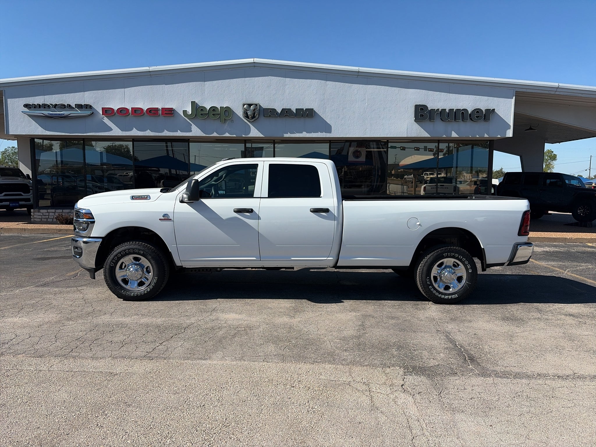 2027 RAM Ram 3500 RAM 3500 TRADESMAN CREW CAB 4X4 8' BOX