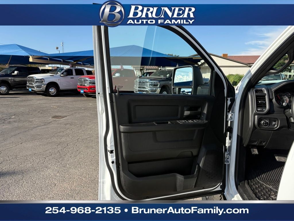 2026 RAM Ram 2500 RAM 2500 BLACK EXPRESS CREW CAB 4X4 6'4' BOX