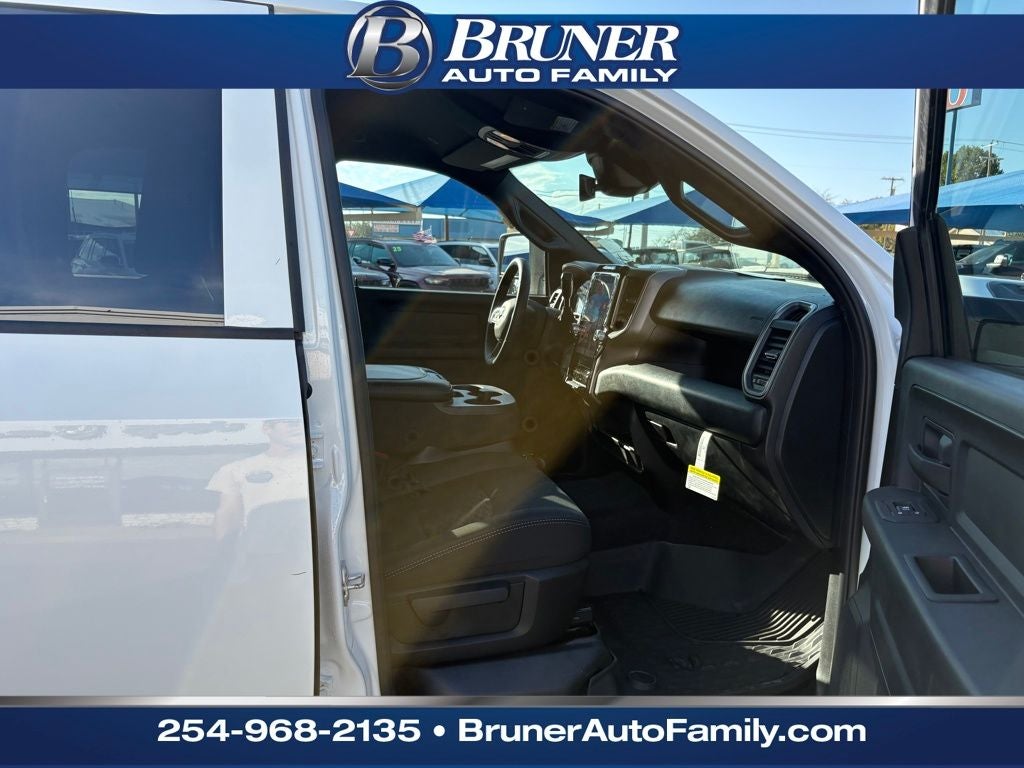 2026 RAM Ram 2500 RAM 2500 BLACK EXPRESS CREW CAB 4X4 6'4' BOX