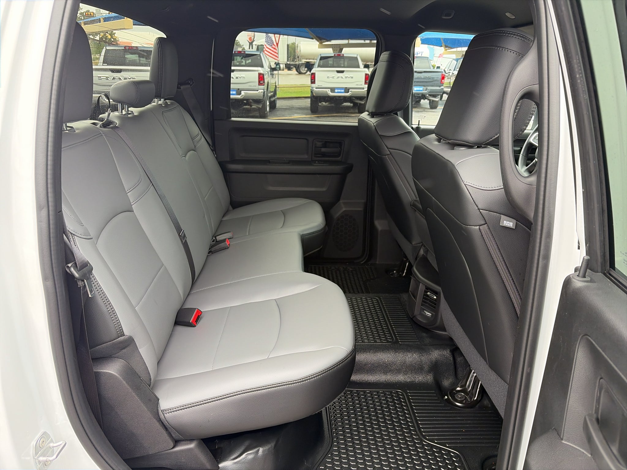 2027 RAM Ram 3500 RAM 3500 TRADESMAN CREW CAB 4X4 8' BOX