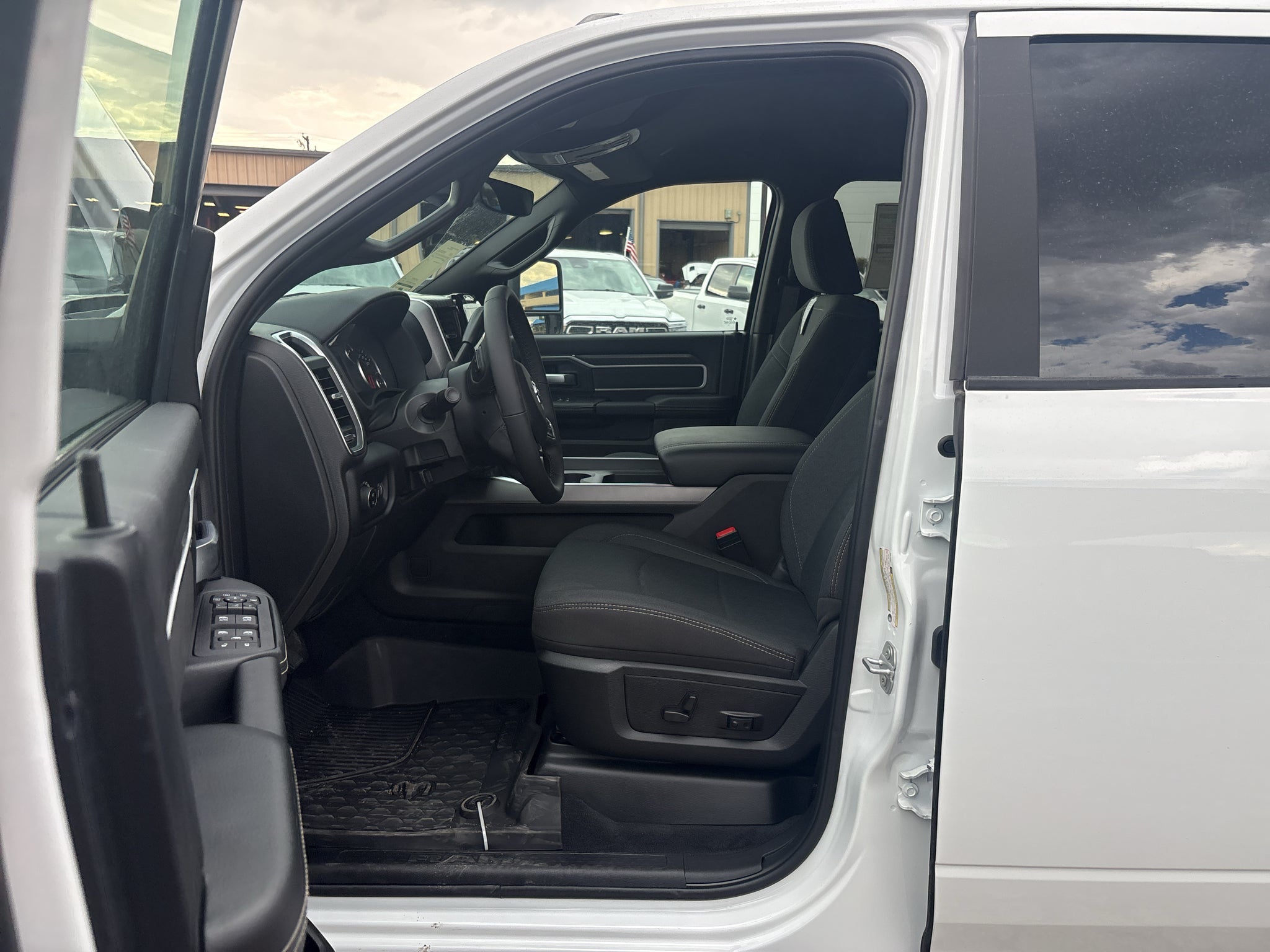 2026 RAM Ram 3500 RAM 3500 LONE STAR CREW CAB 4X4 8' BOX
