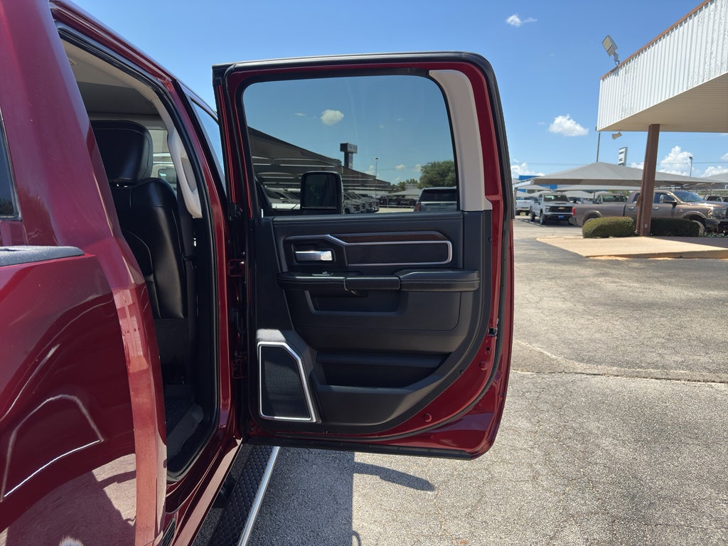 2024 RAM 3500 Laramie Crew Cab 4x4 8' Box