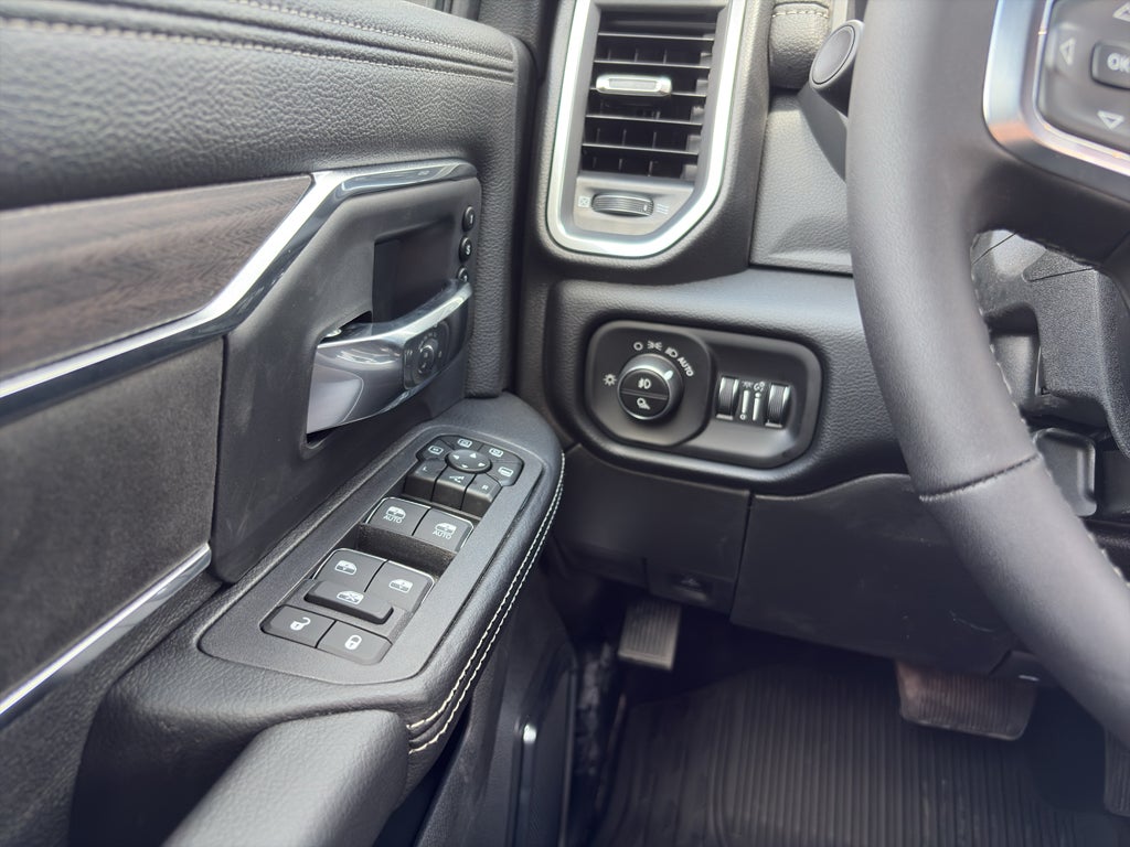 2026 RAM Ram 3500 RAM 3500 LARAMIE CREW CAB 4X4 8' BOX