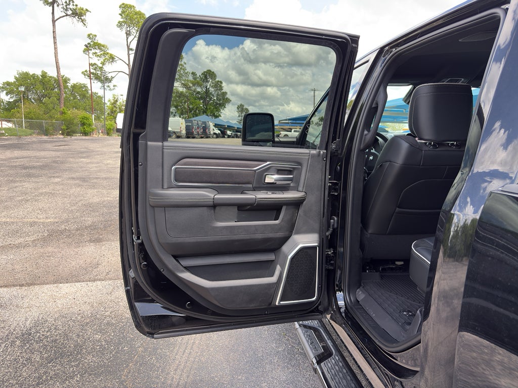 2026 RAM Ram 3500 RAM 3500 LARAMIE CREW CAB 4X4 8' BOX