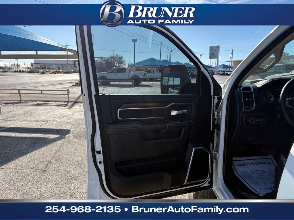 2024 RAM 3500 Laramie Crew Cab 4x4 8' Box