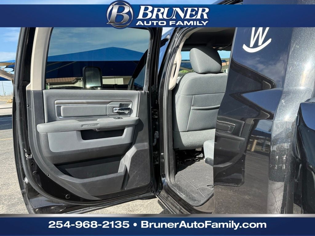 2017 RAM 3500 Lone Star Mega Cab 4x4 6'4' Box