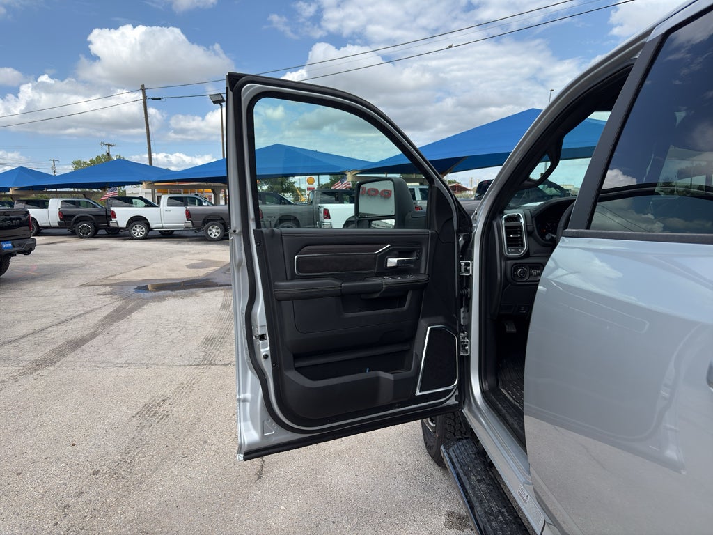 2026 RAM Ram 3500 RAM 3500 LARAMIE MEGA CAB 4X4 6'4' BOX