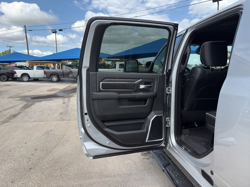2026 RAM Ram 3500 RAM 3500 LARAMIE MEGA CAB 4X4 6'4' BOX