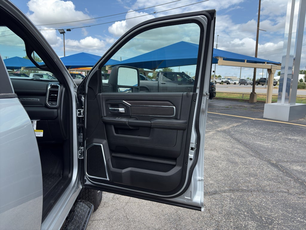 2026 RAM Ram 3500 RAM 3500 LARAMIE MEGA CAB 4X4 6'4' BOX