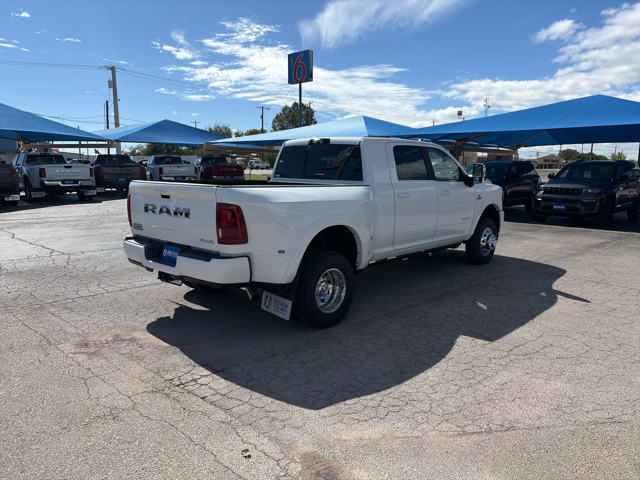 2027 RAM Ram 3500 RAM 3500 LONGHORN MEGA CAB 4X4 6'4' BOX