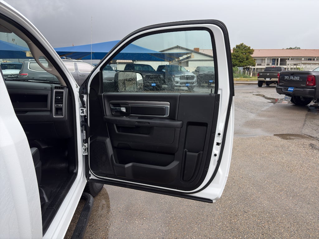 2021 RAM 1500 Classic Tradesman Regular Cab 4x2 8' Box