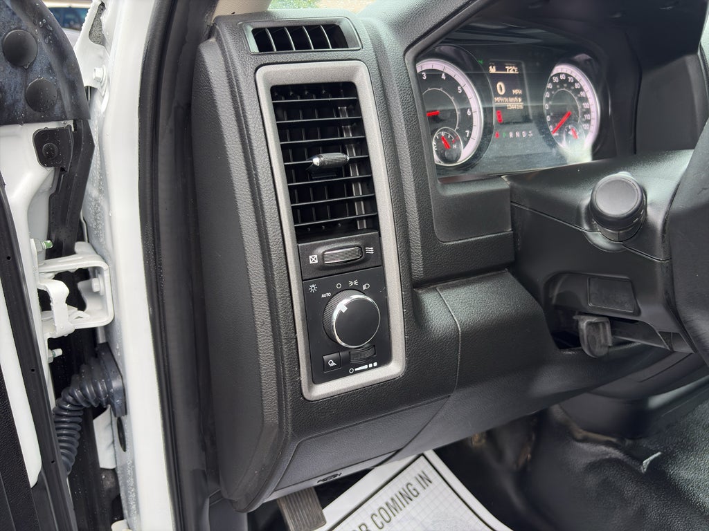 2021 RAM 1500 Classic Tradesman Regular Cab 4x2 8' Box