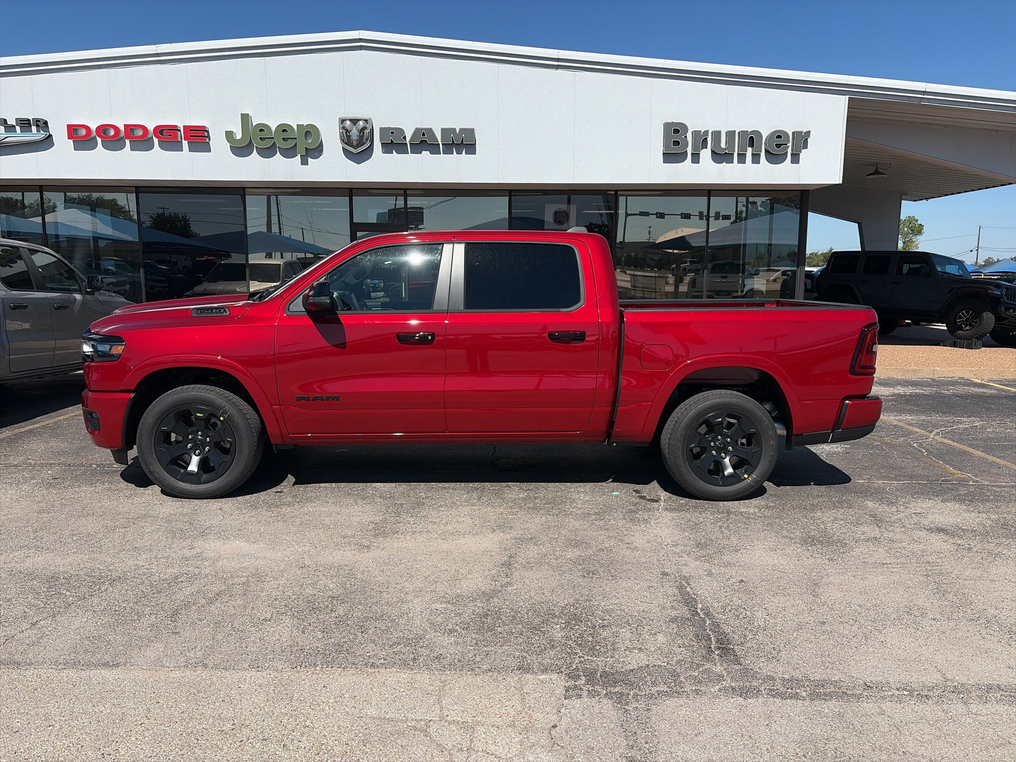 2027 RAM Ram 1500 RAM 1500 LONE STAR CREW CAB 4X4 5'7' BOX