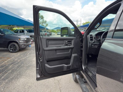 2026 RAM Ram 2500 RAM 2500 BLACK EXPRESS CREW CAB 4X4 6'4' BOX