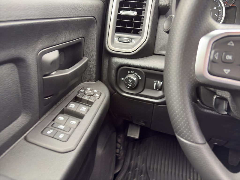 2026 RAM Ram 2500 RAM 2500 BLACK EXPRESS CREW CAB 4X4 6'4' BOX