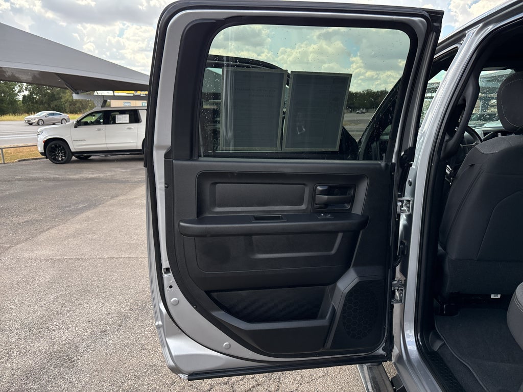 2024 RAM 2500 Tradesman Crew Cab 4x4 6'4' Box