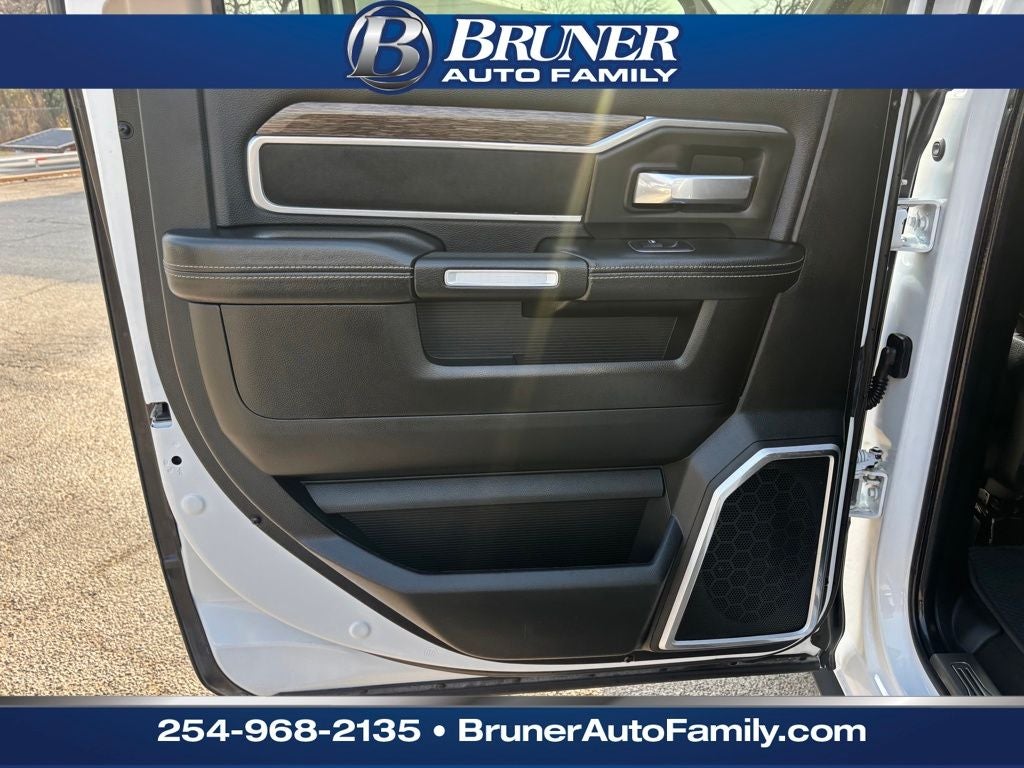 2019 RAM 2500 Laramie Crew Cab 4x4 6'4' Box