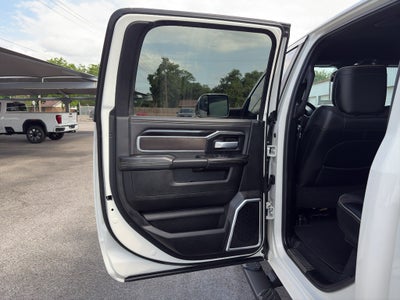 2022 RAM 2500 Laramie Crew Cab 4x4 6'4' Box