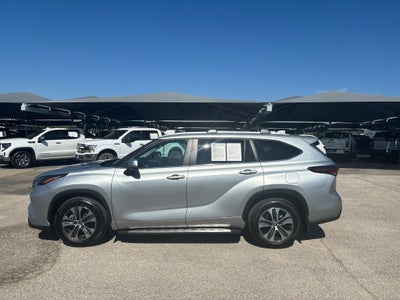 2024 Toyota Highlander Hybrid XLE