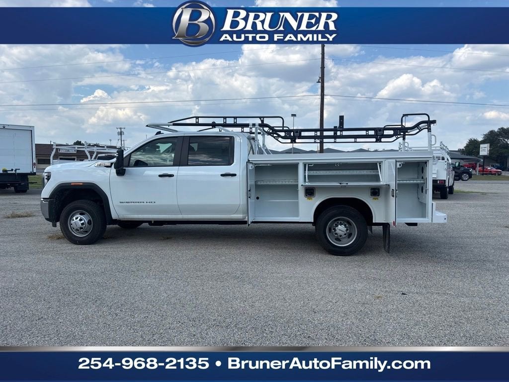 2025 GMC Sierra 3500 HD Chassis Cab Pro