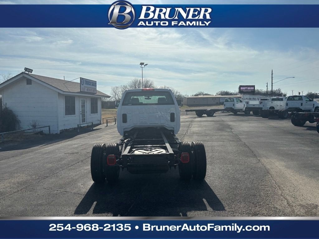 2025 Chevrolet Silverado 4500 HD Work Truck