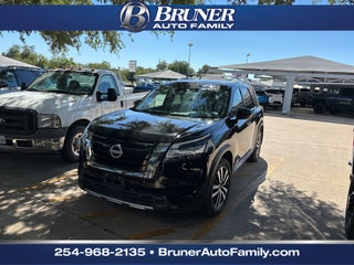 2024 Nissan Pathfinder Platinum FWD