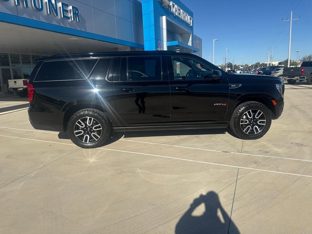 2023 GMC Yukon XL AT4