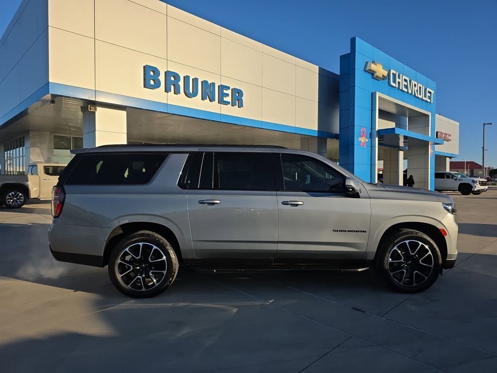 2023 Chevrolet Suburban RST