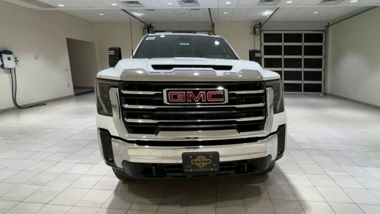 2026 GMC Sierra 2500 HD SLE