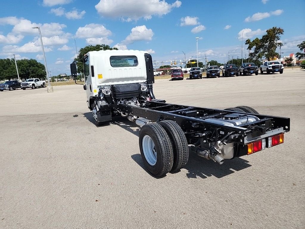 2025 Chevrolet Low Cab Forward 3500 1WT