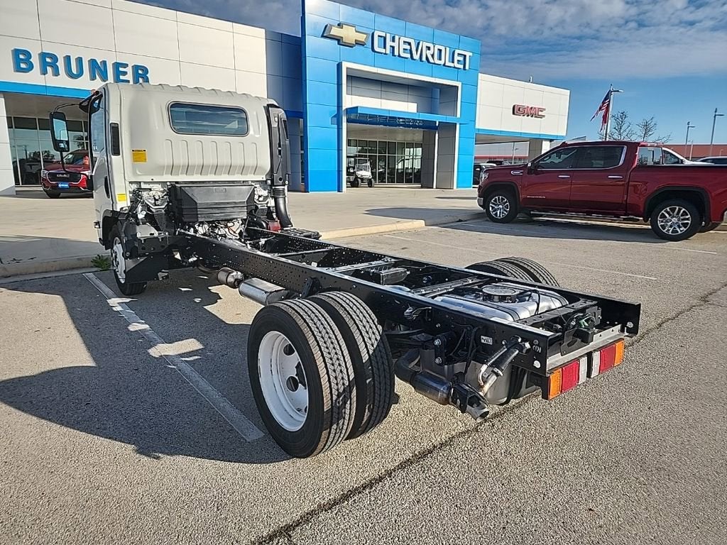 2024 Chevrolet Low Cab Forward 4500 1WT