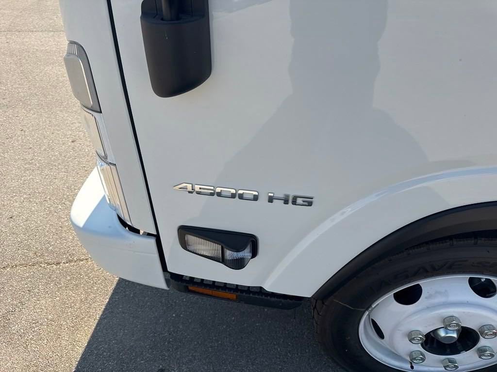 2025 Chevrolet Low Cab Forward 4500 1WT