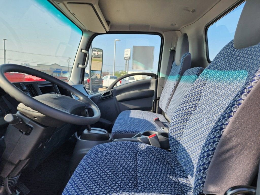 2025 Chevrolet Low Cab Forward 5500 HG 1WT