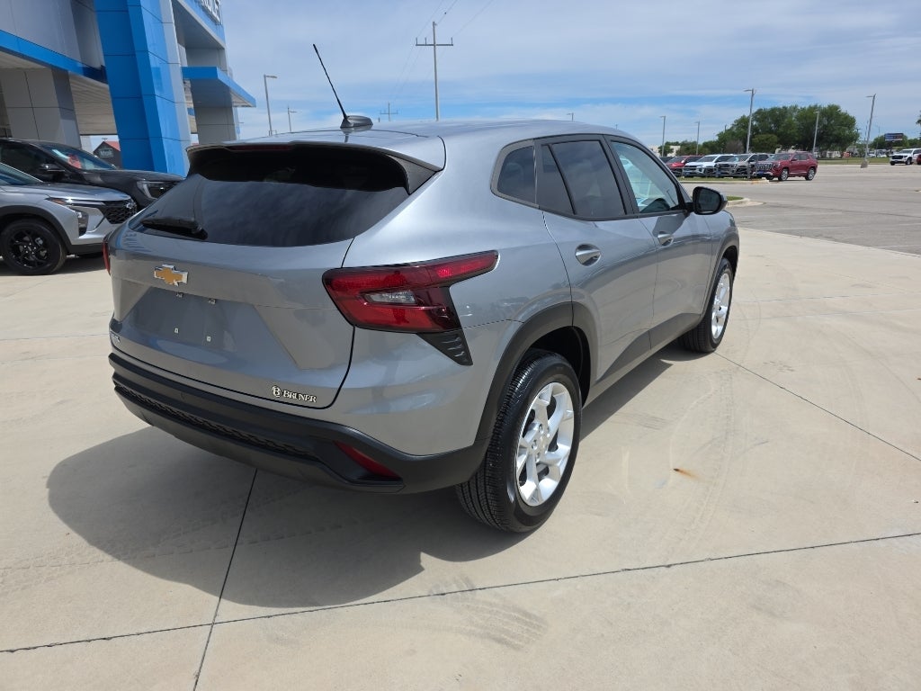 2025 Chevrolet Trax LS