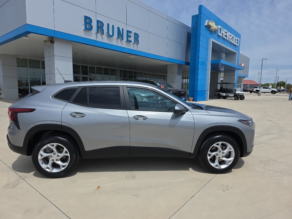 2025 Chevrolet Trax LS