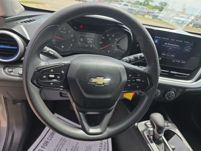 2025 Chevrolet Trax LS